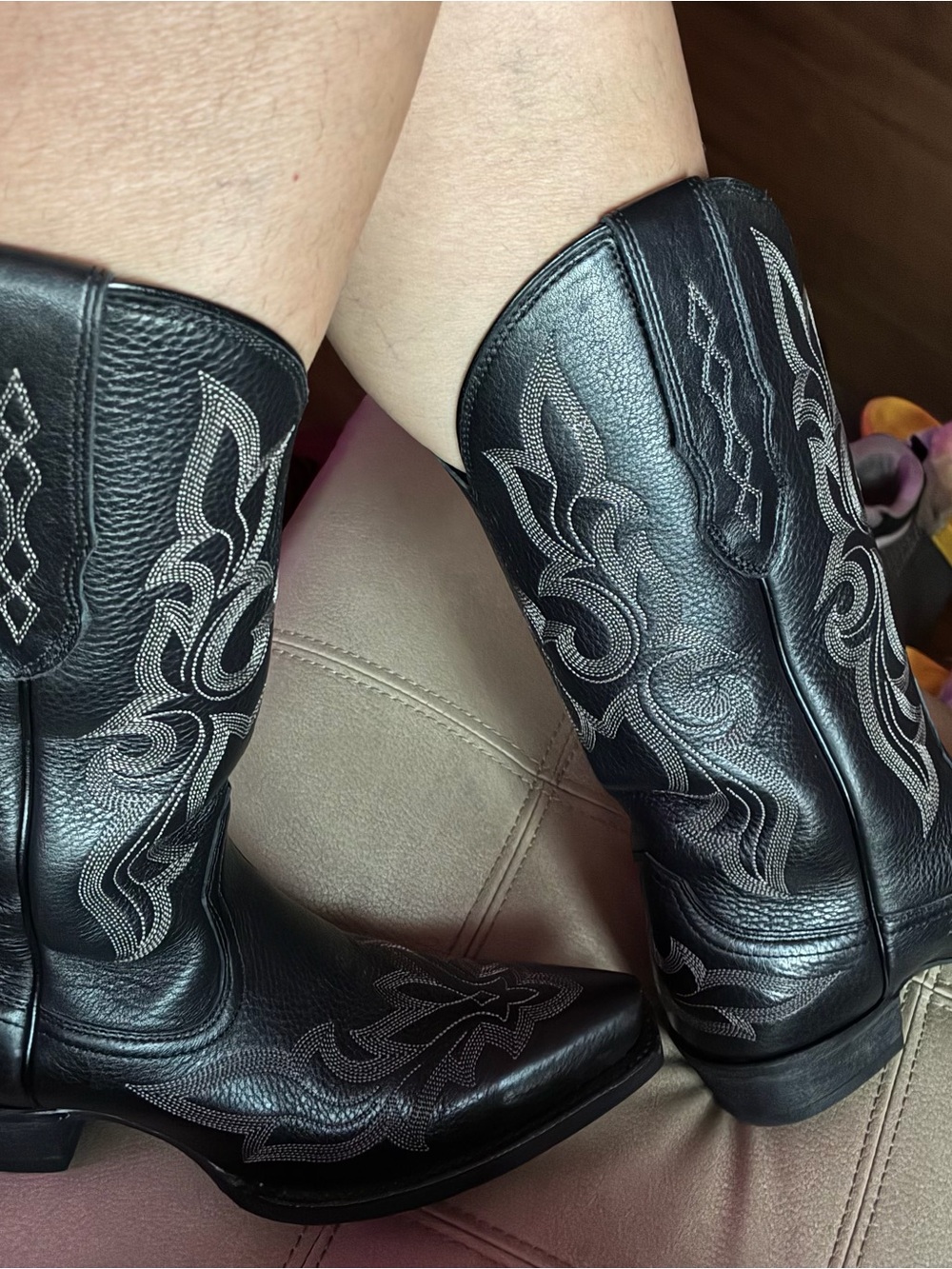 Ariat Black Western Embroidered Leather Heeled Cowboy Boots - Picture 3 of 15